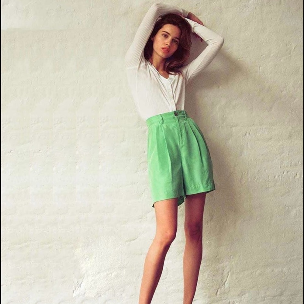 Vince Womens 8 Habotai Drapey Silk High Rise Shorts in Green